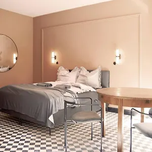 Elegant In The Center Apartament